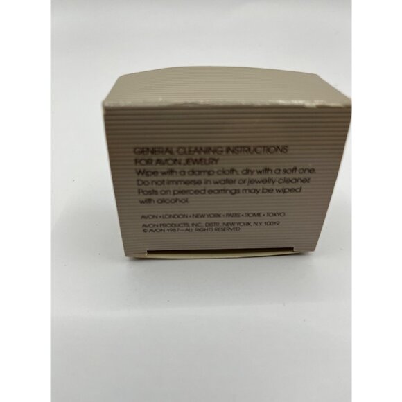 AVON Vintage 1987 Yellow Christmas Poinsettia Gold-Tone Enamel Pierced Earrings - Picture 6 of 6